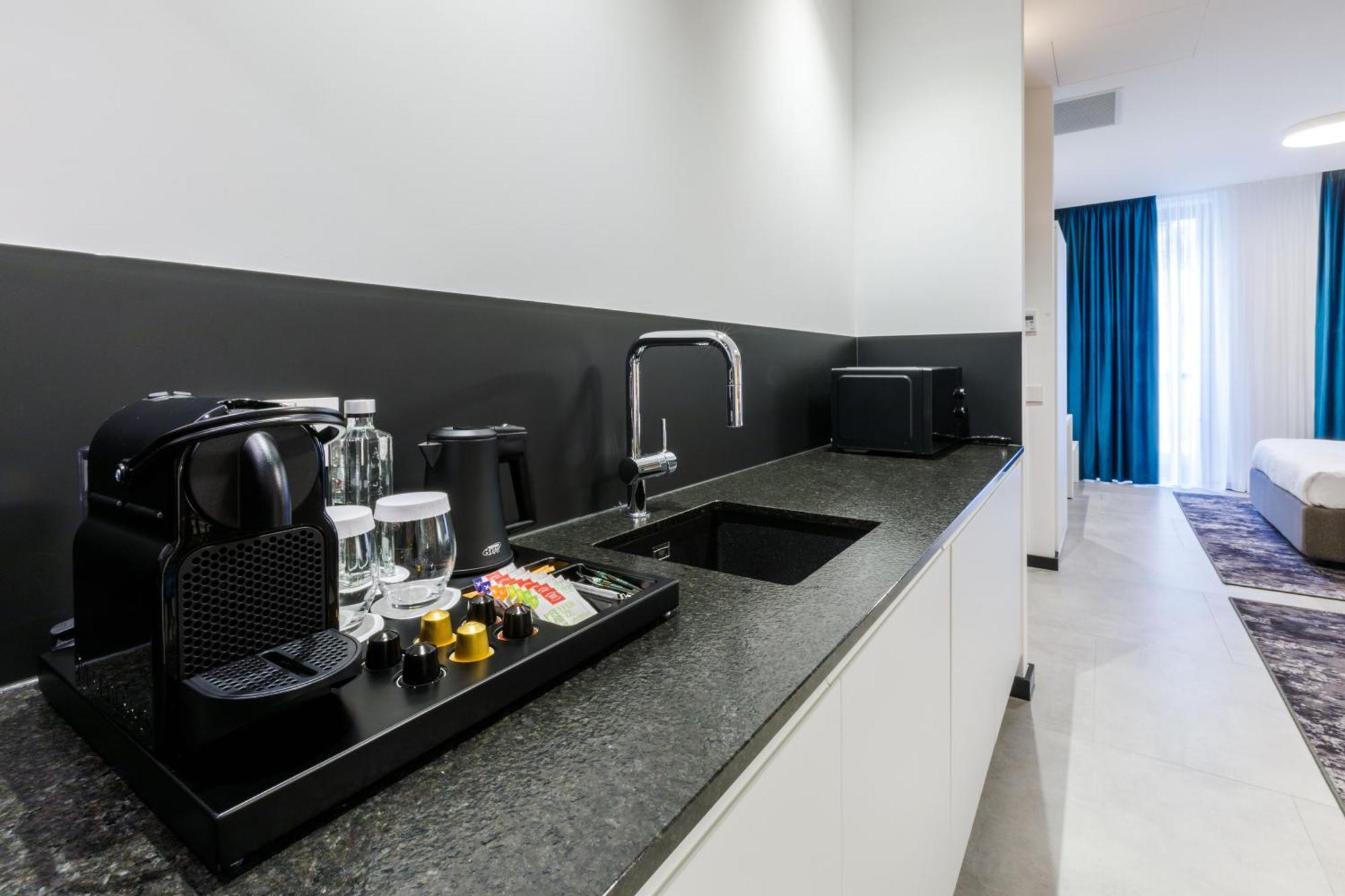 Old Town Snail Design Apartments บูคาเรสต์ ภายนอก รูปภาพ