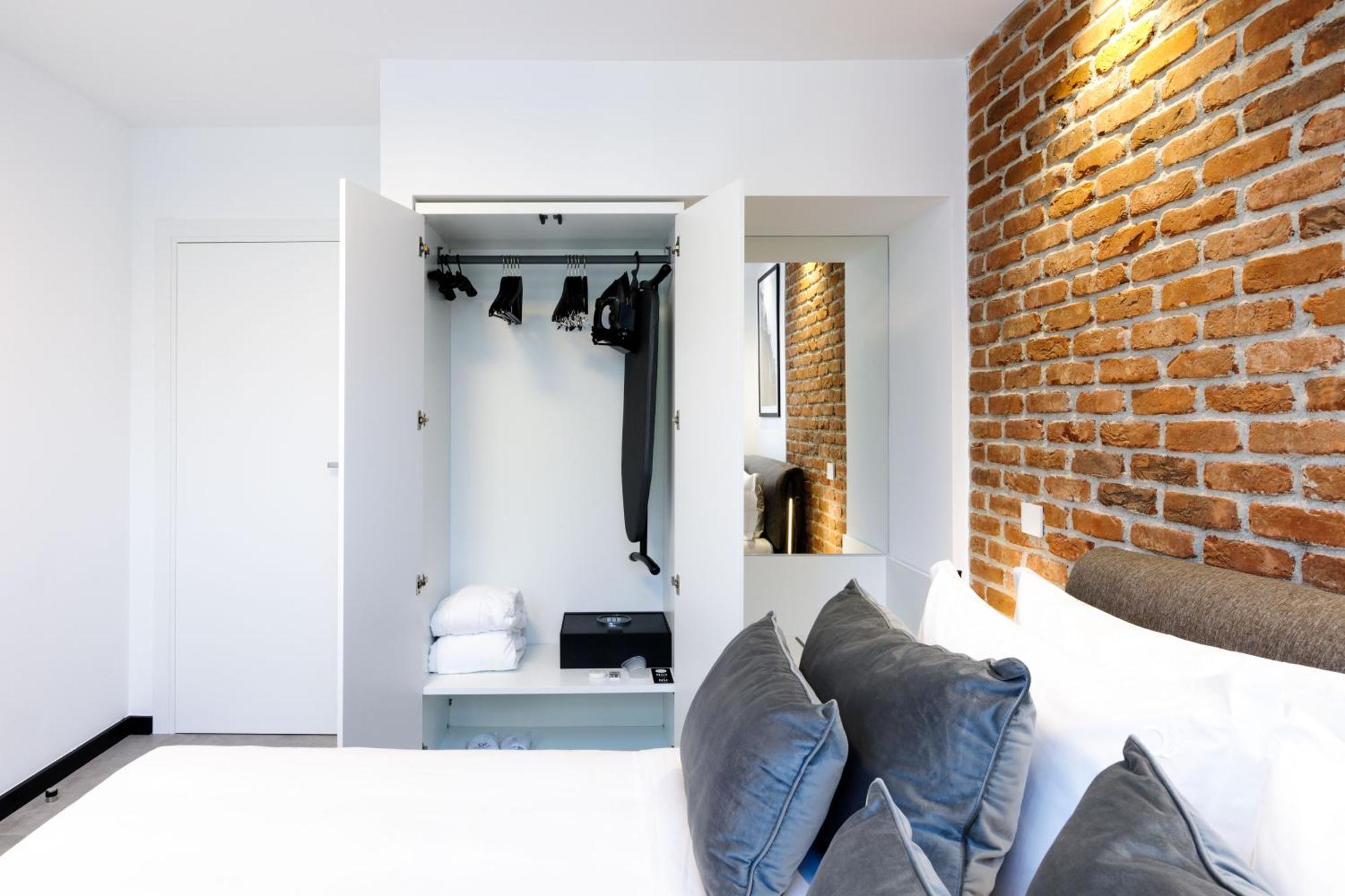 Old Town Snail Design Apartments บูคาเรสต์ ภายนอก รูปภาพ